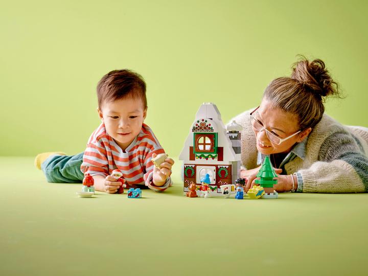 Image du produit LEGO Maison en pain d'épice avec le Père Noël (10976)
