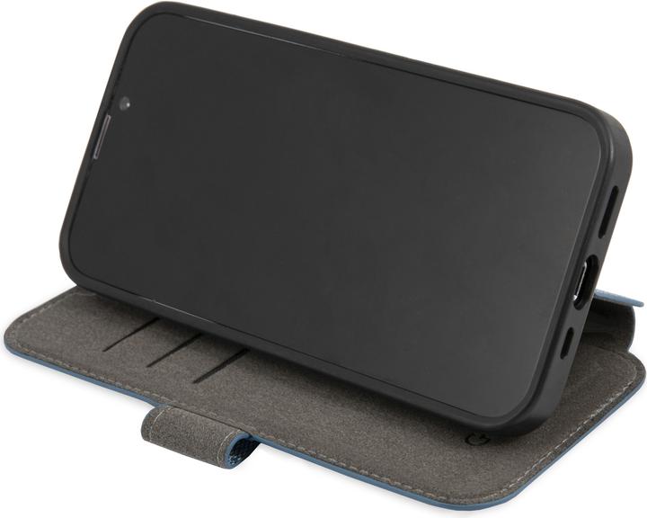 Actual product image Guess Bookcover (Apple iPhone 13 Pro)