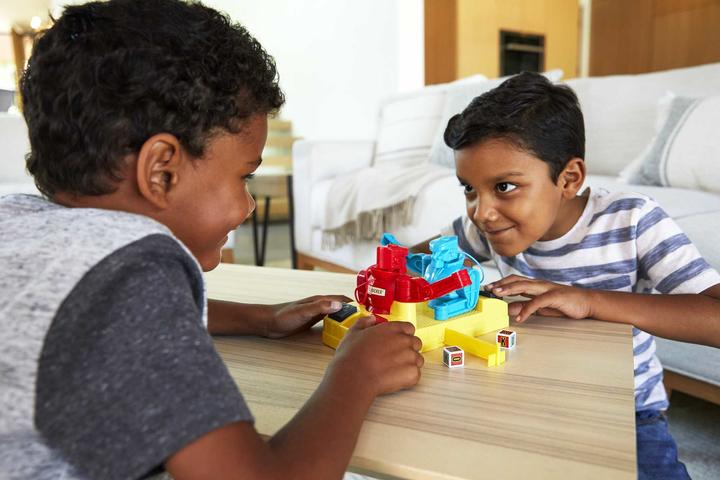 Actual product image Mattel Games Rock 'em Sock 'em Knock or Block (Multilingual)