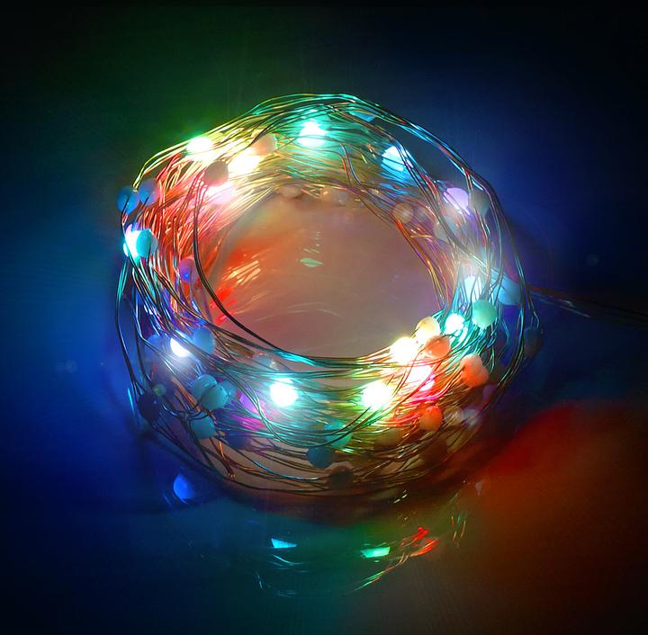 Produktbild Luminea RGB-LED-Lichterdraht mit Musik-Steuerung, WLAN und App, USB, 10 m (10 m)