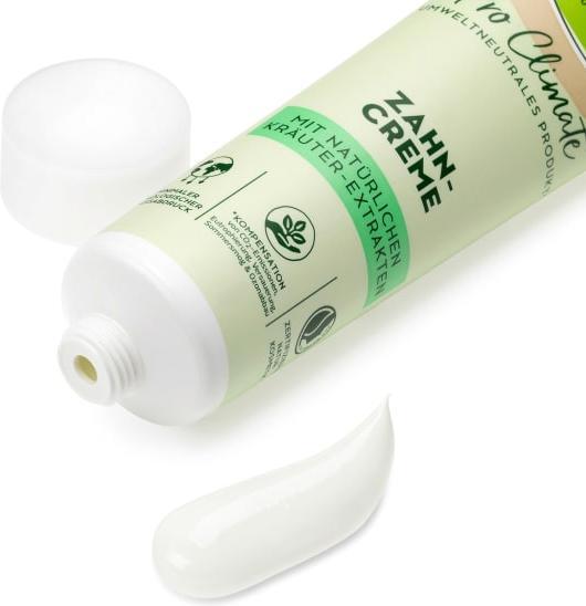 Produktbild dm alverde Pro Climate Zahncreme mit natürlichen Kräuter-Extrakten