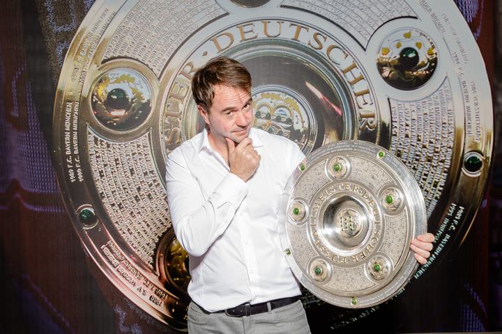 Actual product image Inside FC Bayern (German, Christian Falk, 2020)