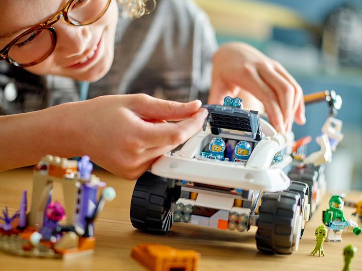 Produktbild LEGO Kommando-Rover mit Ladekran (60432, LEGO City)