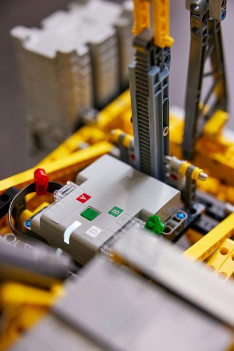 Productafbeelding LEGO 42146 Liebherr LR 13000 rupskraan (42146, LEGO Technic)