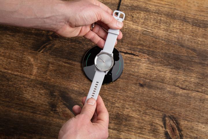 Produktbild Garmin Vivomove Trend (40 mm)