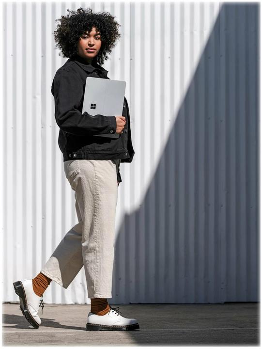 Produktbild Microsoft Surface Laptop Studio 2 for business (14.40", Intel Core i7-13800H, 64 GB, 2000 GB, CH)