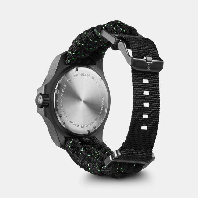Produktbild Victorinox I.n.o.x. Carbon (Analoguhr, Swiss Made, 43 mm)