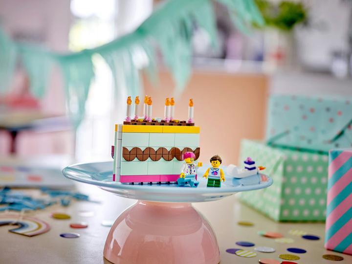 Image du produit LEGO Gâteau d'anniversaire (40641, LEGO Classic, LEGO difficiles à trouver)