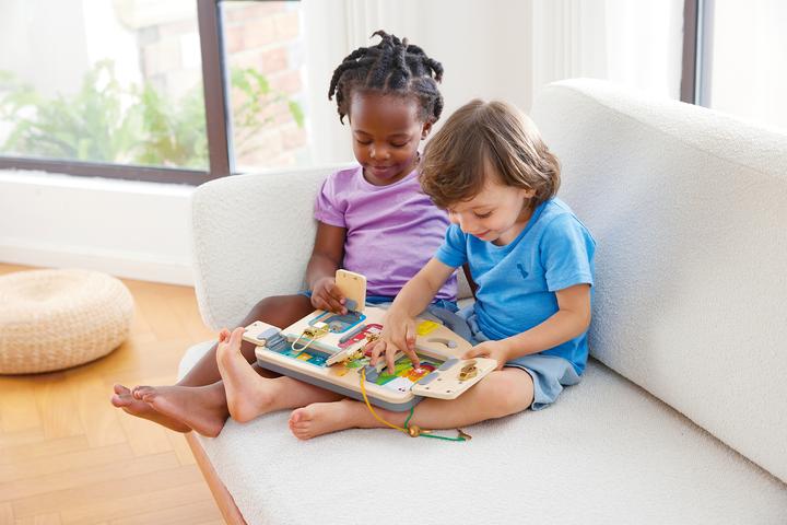 Produktbild Hape Spiele-Tafel Schloss & Schlüssel