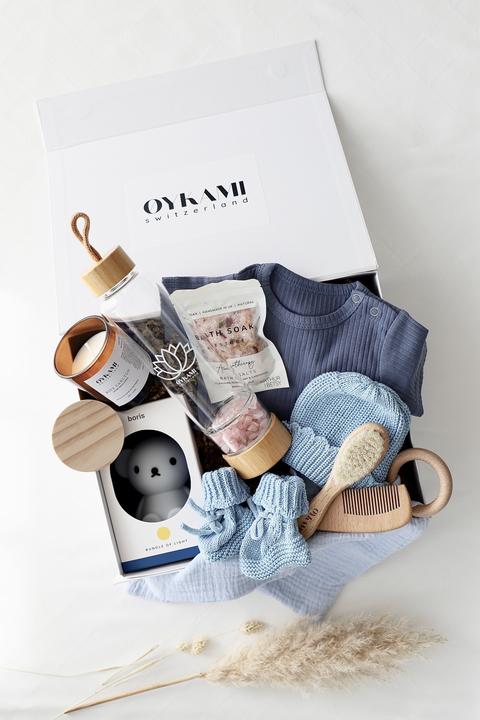 Produktbild Oykami Mama & Baby Geschenkbox Blau "Lugano" Boris - rosa Steine