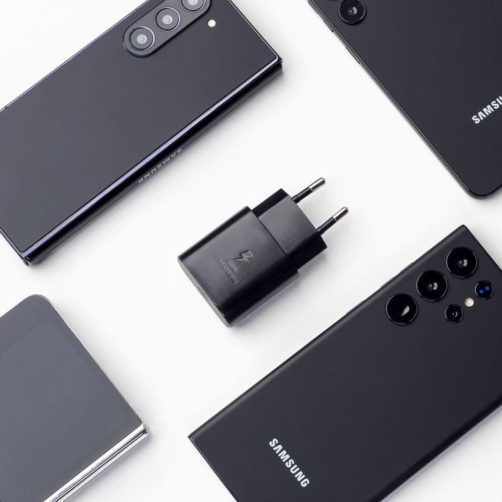 Produktbild Samsung Schnellladegerät TA800N (ohne Kabel) (25 W)