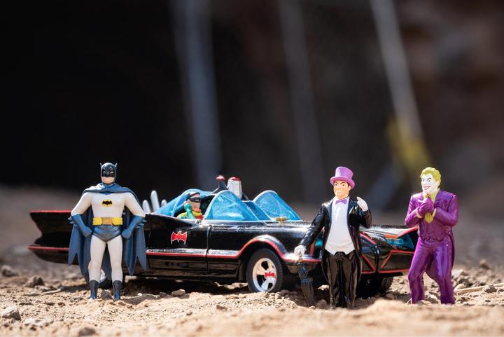 Image du produit Jada Batman 1966 HWR Deluxe Batmobile 1:24