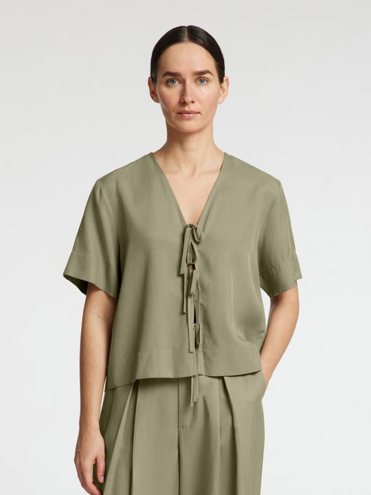 Actual product image Selected Femme Vorn gebundene Top mit V-Ausschnitt (40)