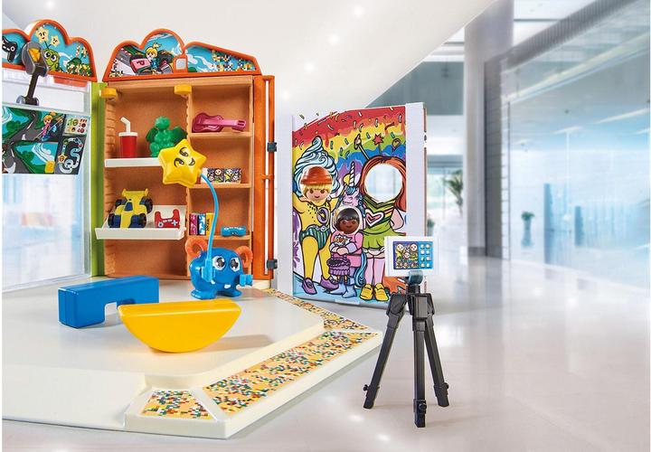 Actual product image Playmobil Toy shop (71536, Playmobil City Life)