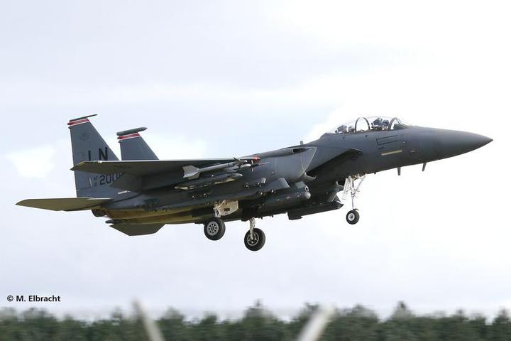 Produktbild Revell F-15E Strike Eagle Bombs