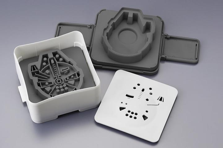 Actual product image Kotobukiya Star Wars: Millennium Falcon sandwich former