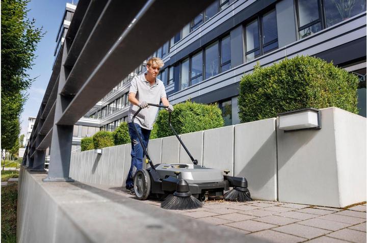 Actual product image Kärcher Sweeper KM 70/20 C 2SB