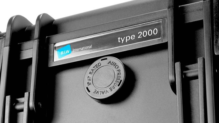 Produktbild B&W International Outdoor Case Type 2000 mit Facheinteilung (Fotokoffer, 7 l)