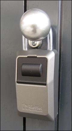 Actual product image Rieffel Key depot with bracket KSB-L B