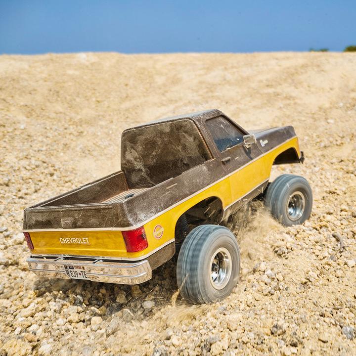 Actual product image FMS Chevrolet K5 Blazer 1:24 brown - RTR 2.4GHz (RTR Ready-to-Run)