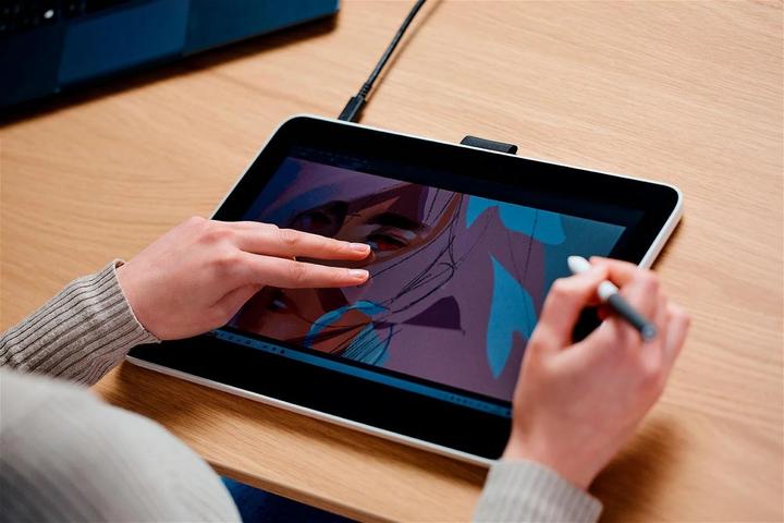 Produktbild Wacom One 13 touch Stift-Display (13", 2540 lpi)