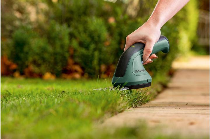 Produktbild Bosch Home & Garden EasyShear (Akkuheckenschere)
