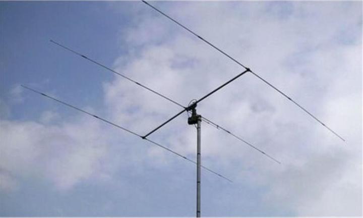 Actual product image Lemm Simple CB antenna DIRETTIVA D3, 3 elements, 26-30 MHz, 1200 W, gain 9 dB, length 270 cm, Win