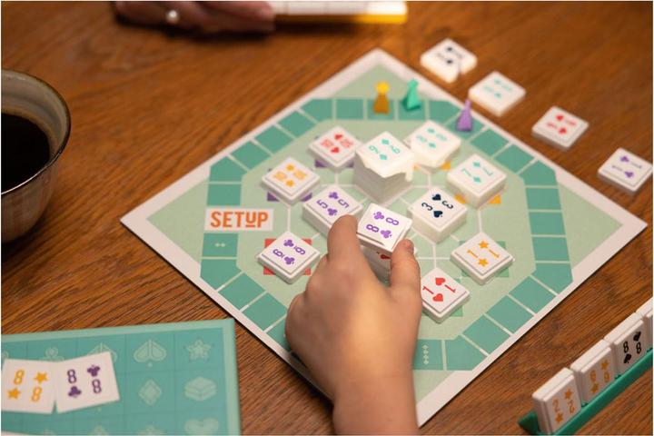 Actual product image Asmodée SETUP board game