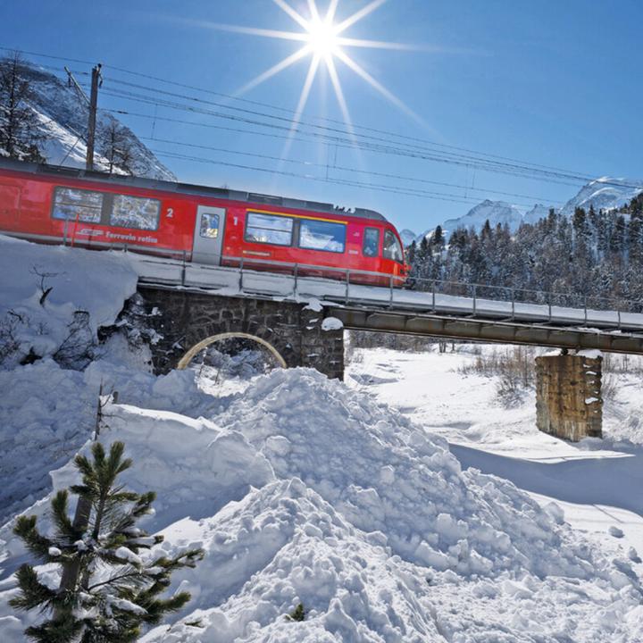 Image du produit Mini-Swiss 2026 (Couverture rigide, Français, Anglais, Allemand, Italien)