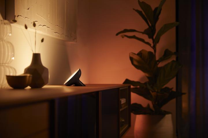 Actual product image Philips Hue Bloom Base BT (500 lm)