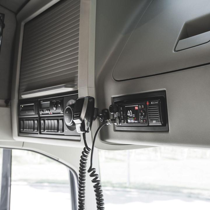 Produktbild Midland M-88 CB radio with color screen, VOX