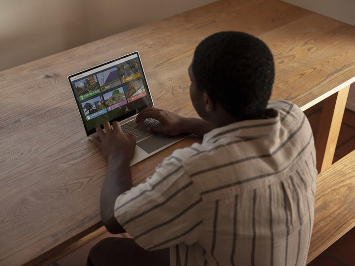 Actual product image Microsoft Surface Laptop Go (12.40", Intel Core i5-1035G1, 4 GB, 64 GB, DE)