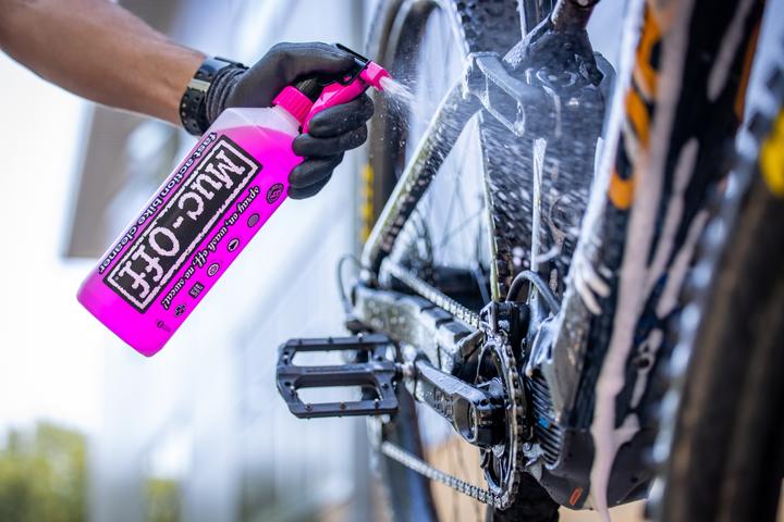 Actual product image Muc-Off Ultimate Bicycle Kit (1800 ml, Bicycle cleaner, Chain cleaner, Universal Lubricant, Sponge, Care set)