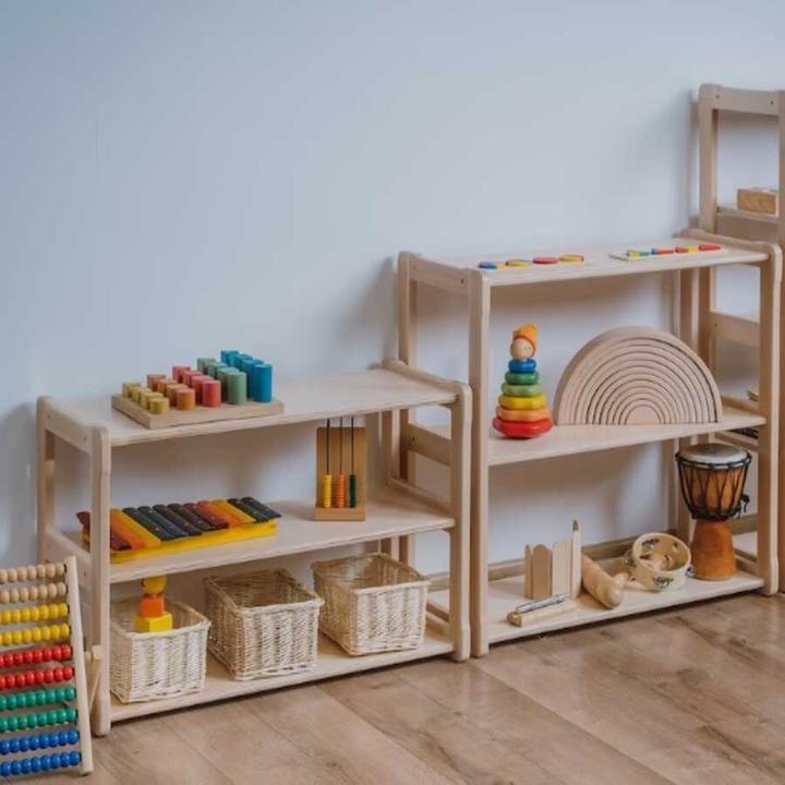 Image du produit Activity Board Meubles de chambre d'enfant Waldorf. Mini-étagères ouvertes pour ranger les affaires des enfants