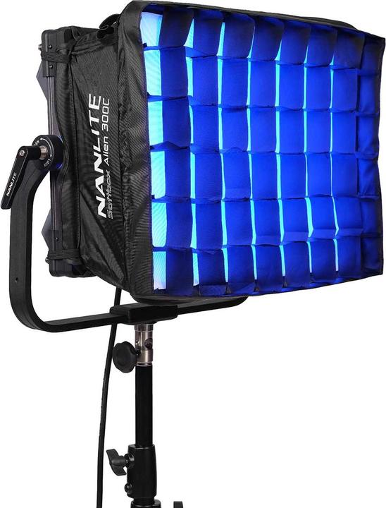 Actual product image Nanlite Alien 300C (Video light, Studio light, Surface luminaire)