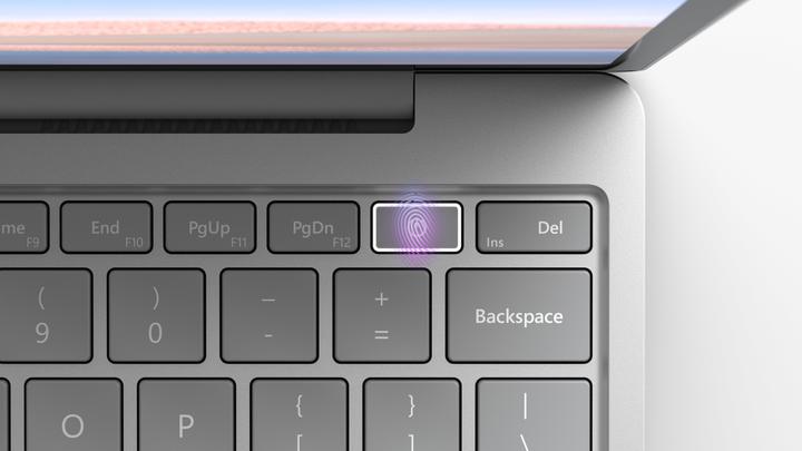 Actual product image Microsoft Surface Laptop Go (12.40", Intel Core i5-1035G1, 4 GB, 64 GB, DE)