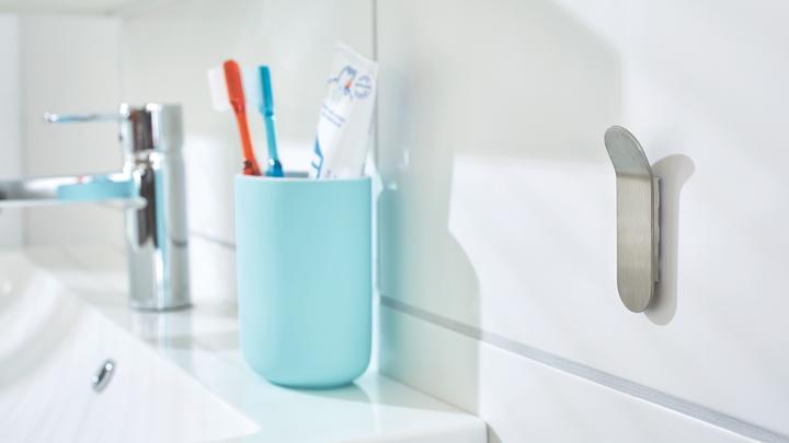 Actual product image tesa Metal hooks
