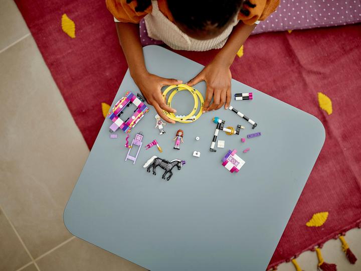 Actual product image LEGO Magic acrobatics show (41686, LEGO Friends)