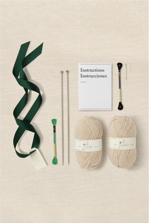 Produktbild DMC Gift of Stitch Strickset Teddy Mütze & Schuhe