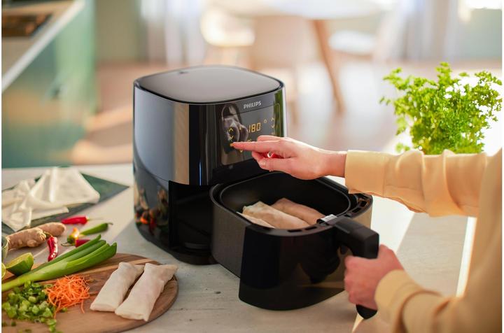 Actual product image Philips Airfryer HD9252/91 (CH plug)