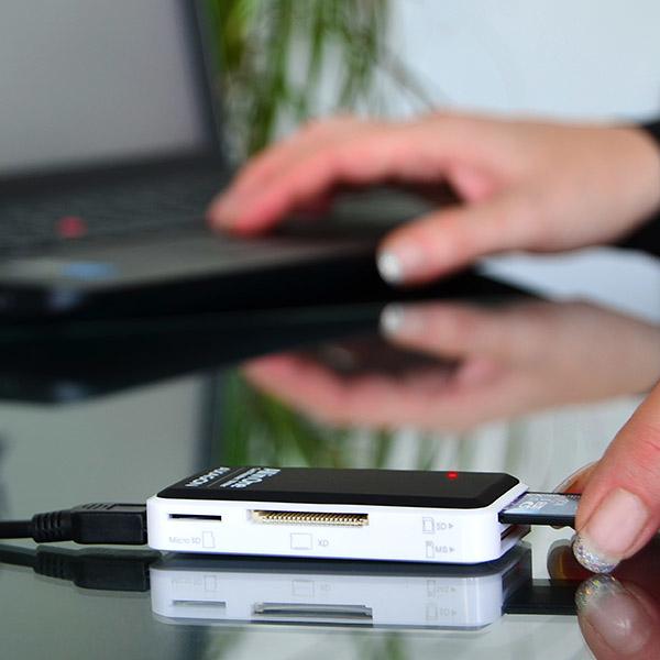 Produktbild Axagon CRE-X1 - CF - CF Typ II - MMC - MMC Mobile - MMCmicro - MS Duo - MS PRO - Speich (USB 2.0)