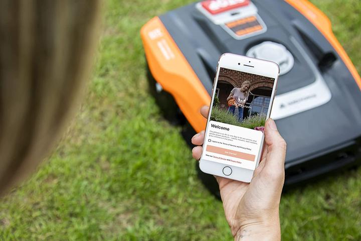 Actual product image Yard Force Compact 400RiS robotic mower (400 m²)