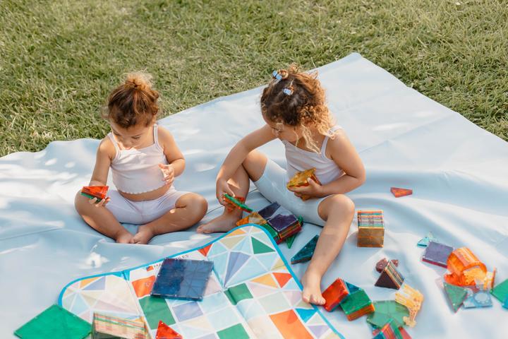 Actual product image Magna-Tiles Storage box & interactive play mat