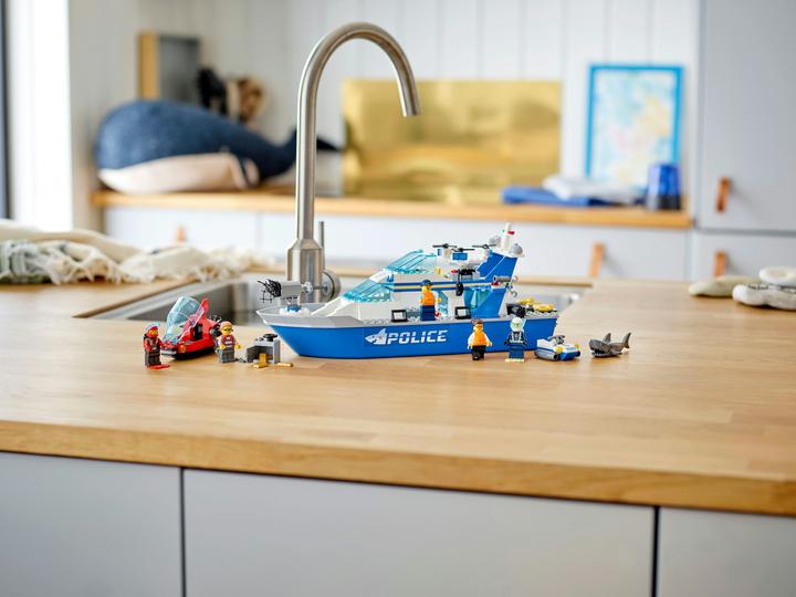 Image du produit LEGO City - Bateau de police (60277, LEGO City)