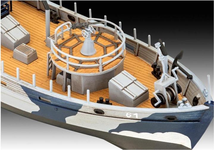 Actual product image Revell KFK (war fishing cutter)