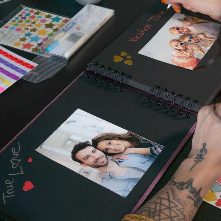 Actual product image Intirilife Photo album book with spiral binding