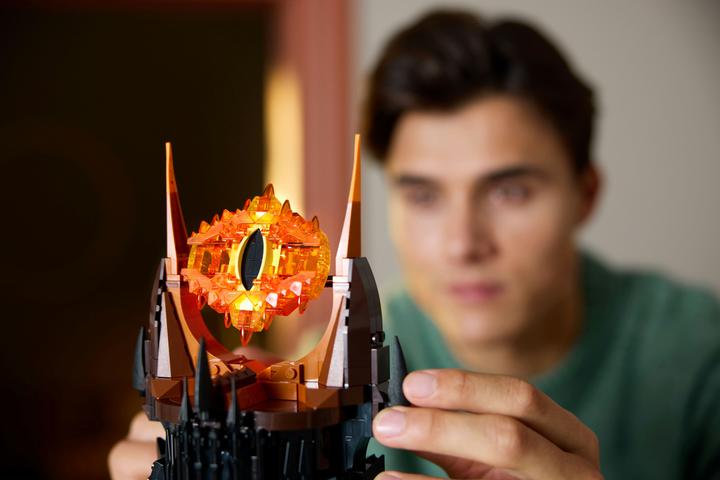 Actual product image LEGO The Lord of the Rings: Barad-dûr (10333, LEGO Icons, LEGO Rare Sets)