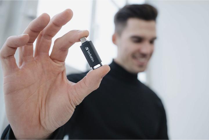Actual product image Verbatim Retractable 128GB USB 3.2 Gen 1 USB-C (128 GB, USB-C)