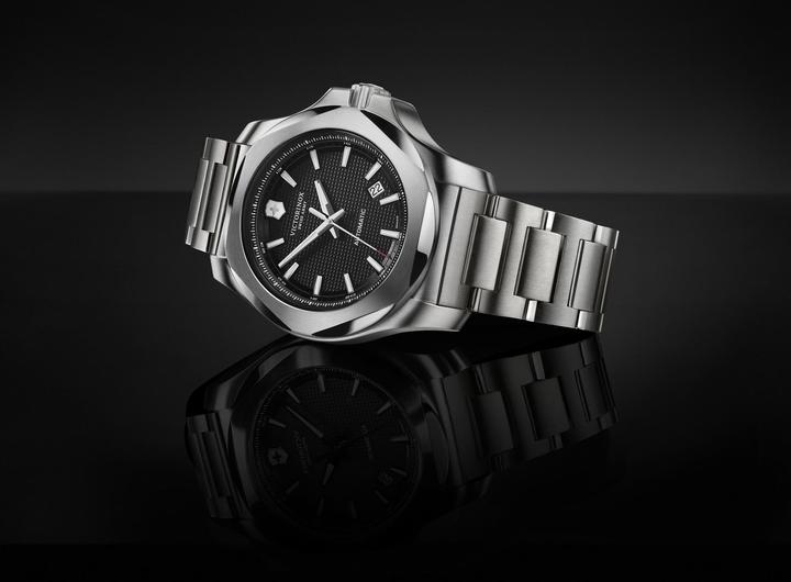 Actual product image Victorinox I.N.O.X. 241837 (Chronograph, Swiss made, 43 mm)