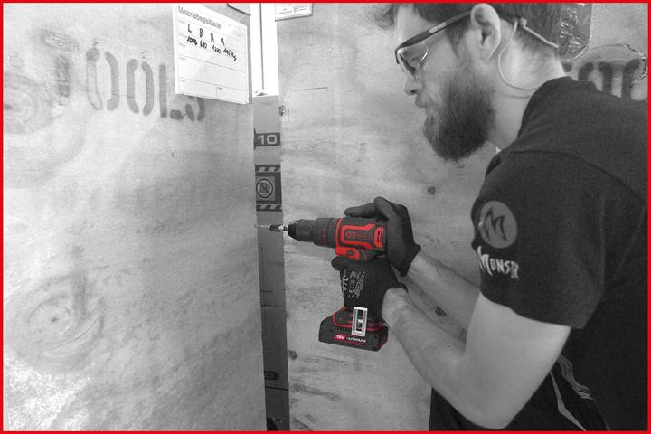 Produktbild KS Tools eMONSTER Brushless-Akku-Schlag-Bohr-Schrauber-Satz, 4-tlg | 18 Volt, 2 Akkus und Ladegerät (Akkubetrieb)